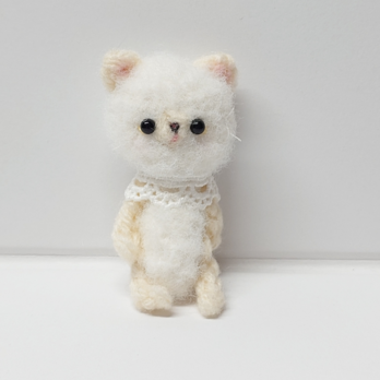 【6.5cm】白猫の小さなあみぐるみ　白い猫　ねこの画像
