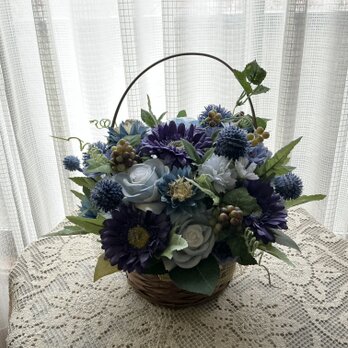 優しい色のフラワーアレンジメント　　LLサイズ　　（フラワーバスケット、造花、結婚祝い、新築祝い、母の日、敬老の日）の画像