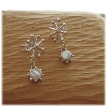tubutubu＊ピアス（Silver925×マザーオブパール）の画像
