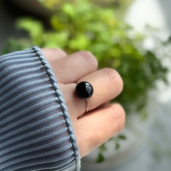 身につけるだけでサマになる 漆黒のフリーリング　オニキス　フリーサイズ　シルバーorゴールド --Cool-- 　