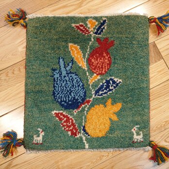 ペルシャ　ギャッベ　ミニマット　横39x40.5㎝　ザクロの実　緑色　T8227の画像