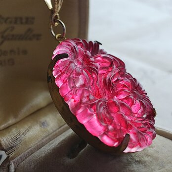 ヴィンテージ　Strawberryのような赤のフロストFloral ネックレスの画像