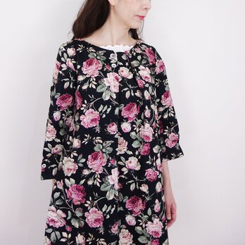 [予約販売] ブラックアンティークローズバックタックワンピースの画像