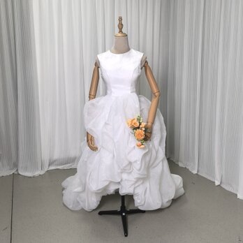 パーティードレス ノースリーブ 背中見せ ラッフルフリル フィッシュテール デザイン感 結婚式 前撮りの画像