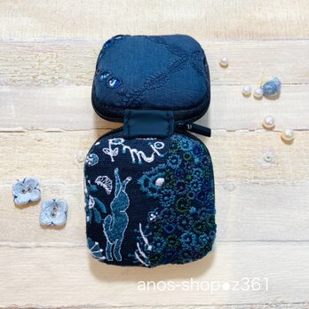 z361●ミニハードケース（ミナペルホネン刺繍生地使用の画像