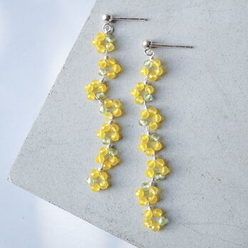 「ミモザの花冠」ペリドット イエロージェード 天然石 8月誕生石 春 ピアス イヤリング 金属アレルギー対応 母の日 春の画像