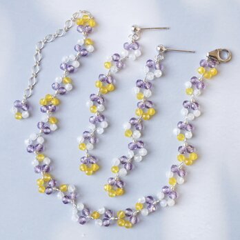 【３点セット】「ビオラの花冠」アメジスト ムーンストーン 天然石 誕生石 春 ピアス イヤリング ブレスレット 金属アレルギーの画像