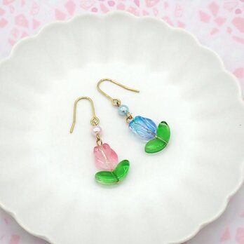 《４色から選べる》チューリップピアス／イヤリング