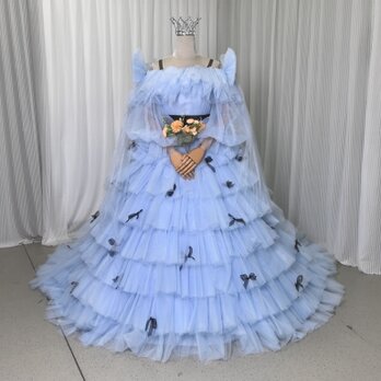 カラードレス ブルー ベアトップ ティアードのドレス リボン 姫袖 プリンセスライン チュールドレス 花嫁の画像