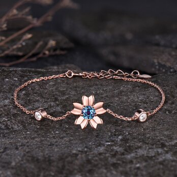 ユニークな6月の誕生石アレキサンドライトブレスレット カラーチェンジストーンフラワーブレスレット 桜ブレスレットの画像