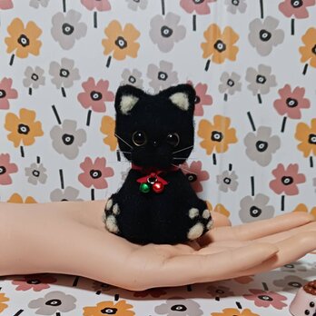 目の色４色選べます　　可愛い黒猫ちゃん　羊毛の画像