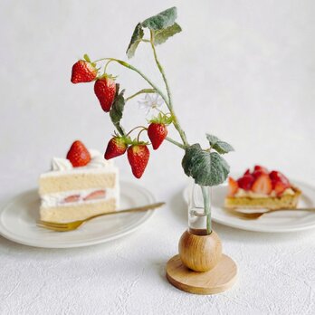 本物みたいな苺　一輪挿し　マジカルウォーター　インテリアフラワー