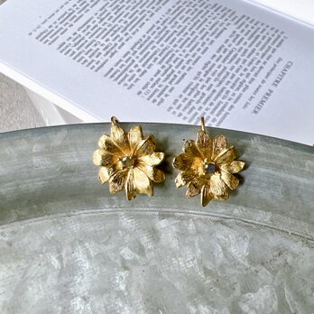 Y1096-ヴィンテージイヤリング U.S.A. Gold Tone Clear Rhinestone Floralの画像