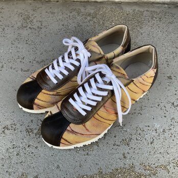 ブラウン／ベージュ【オススメ１点物シリーズ】即納可 サイズ22.5cm〜23cmのみ EMAのスニーカーがお得に！の画像