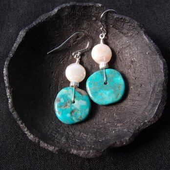 【SV】Turquoise × Coin Pearl Earrings／ターコイズ×コインパール フックピアス（L）の画像