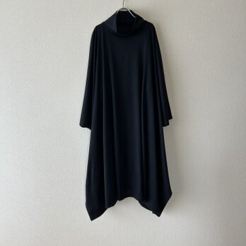 ニットのワンピース　ハイネック　ブラックの画像