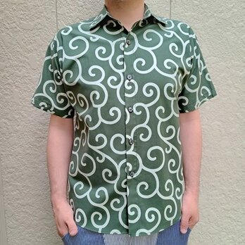 半袖和柄シャツ（大唐草模様）緑の画像
