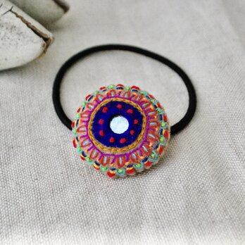 小さな刺繍ヘアゴム丸　ミラー刺繍の画像