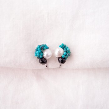 【天然石刺繍／イヤリング】Chrysocolla × Pearl × Black Spinel ／クリソコラ×パール×スピネルの画像