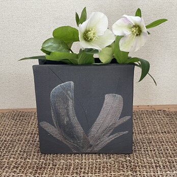 四角い花器の画像