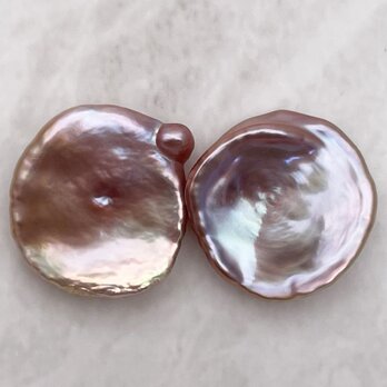 大粒花びらケシパールのピアス/イヤリング 19mm パープル系 紫 ペア バロック 真珠 結婚 ウェディング ブライダルの画像
