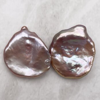 大粒花びらケシパールのピアス/イヤリング 23mm パープル系 紫 ペア バロック 真珠 結婚 ウェディング ブライダルの画像