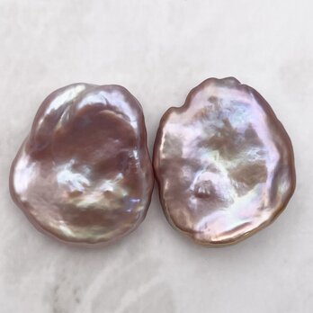 大粒花びらケシパールのピアス/イヤリング 22mm パープル系 紫 ペア バロック 真珠 結婚 ウェディング ブライダルの画像