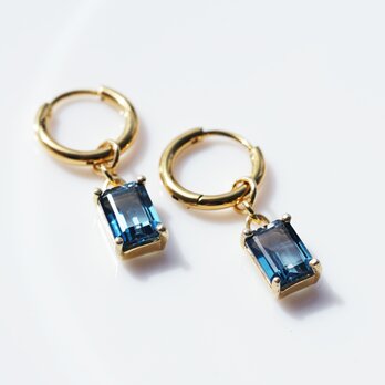 ロンドンブルートパーズのレクタングル・サージカルフープピアス　～オオルリの羽・フープイヤリング・他金具可能の画像