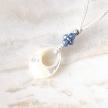 Pear Shaped Pendant（ホワイトシェル×カイヤナイト）の画像