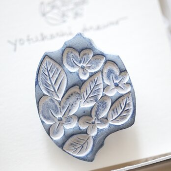 : : : 陶土の草花ブローチ : : : 1356の画像