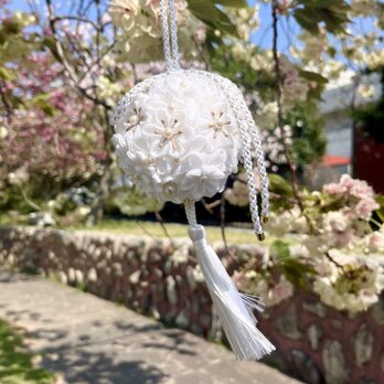 フラワーボール　ちりめんボール　ブーケ　ボールブーケ　装花　ブライダルブーケ　前撮りブーケ　和装ブーケ　つまみ細工の画像