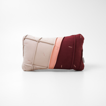 cushion / mado / pinkの画像