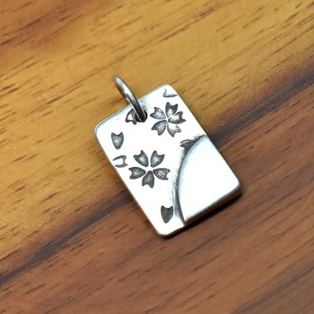 試作品のためお買い得　満月と桜 シルバー ペンダントトップの画像