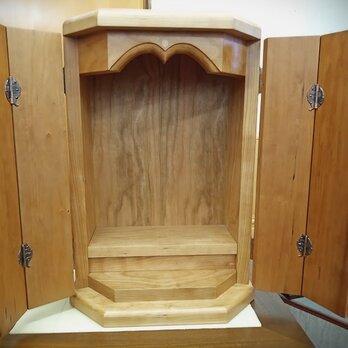 さくら材八角厨子仏壇の画像