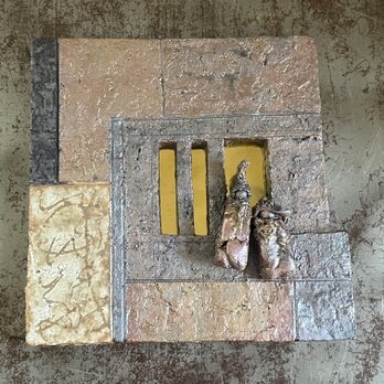 雛　焼締&灰志野＆黒釉&真鍮　陶額(中または大)  No.11の画像