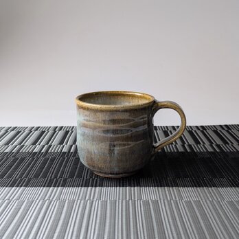 淡いブルーのやさしいコーヒーカップ　【手仕事　民藝　和　陶器】