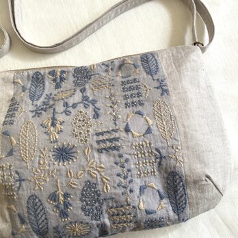 ラウンドショルダーバッグ＊刺繍ショルダーバッグの画像