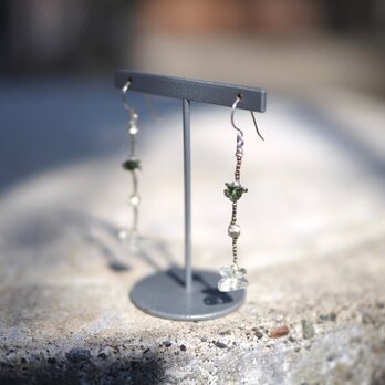 -Libyan grass・Moldavite- pierceの画像