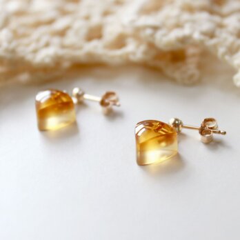 サンカク・ピアス <蜂蜜色>