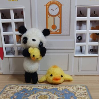 羊毛フェルト 　パンダとひよこ セット　希望キーホルダー　ストラップの画像