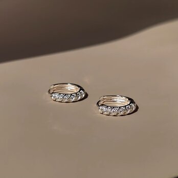 ピアス フープ ツイストの画像