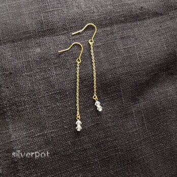 G100【SALE】クリスタルスワロフスキーとゴールドチェーンのピアス（パーツ変更可能）の画像