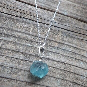sv925 *Raw Apatite ☆アパタイトのラフロックネックレスの画像