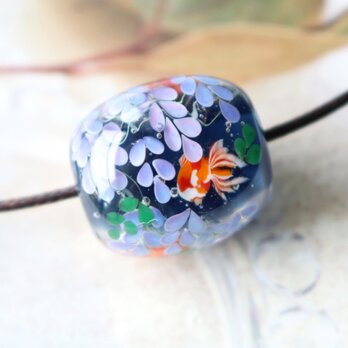 ＊期間限定SALE＊藤と金魚のとんぼ玉（ガラス玉）泡入りの画像