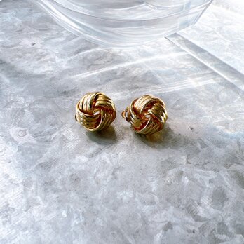 Y1109-ヴィンテージイヤリング U.S.A. 1980s Gold Tone Knot Earringsの画像