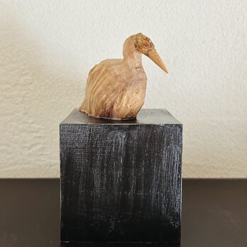 立方体に佇む水鳥の画像