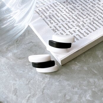 PA101-【 AVON 】エイボン・ヴィンテージピアス  " Spectator " black and whiteの画像