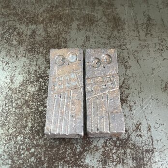 箸置き　赤土　梟　幾何学紋　灰志野釉　長方形型　pattern 2の画像
