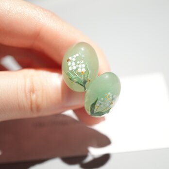 グリーンアベンチュリンとすずらんのピアス イヤリング  鈴蘭の画像