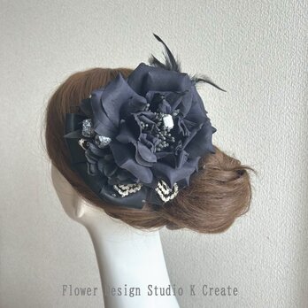 黒い薔薇のリボンヘアクリップ（L）　黒　成人式　卒業袴　ゴシック　大きめ　髪飾り　ヘッドドレス　ヘアクリップ　黒い薔薇　ブラックの画像